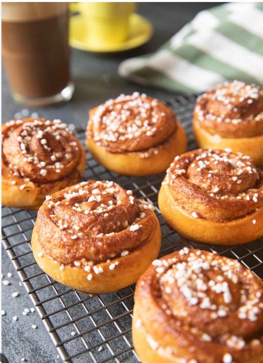 Brioches artisanales à la cannelle – Pâtisserie Chez Elsa, Renens